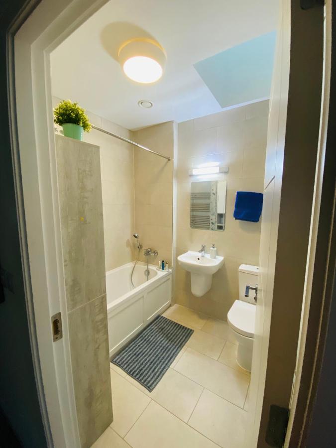 Double Room In Our Family Home Dublin Extérieur photo